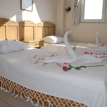 Atak Hotel 2*
